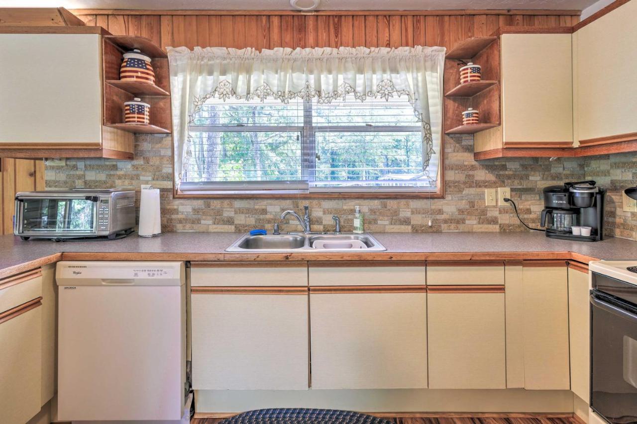 Charming Abode With Dock On The Suwannee River Bell エクステリア 写真