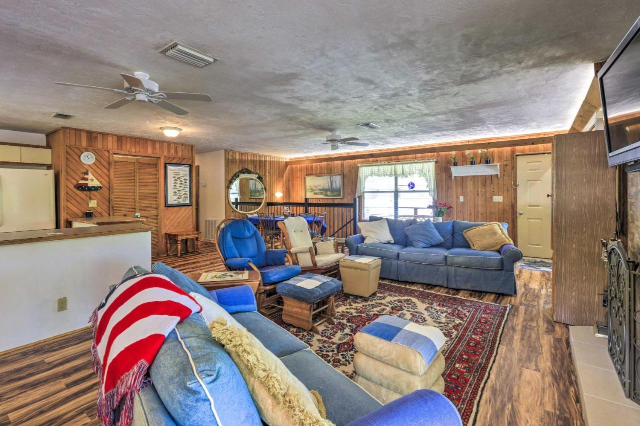 Charming Abode With Dock On The Suwannee River Bell エクステリア 写真
